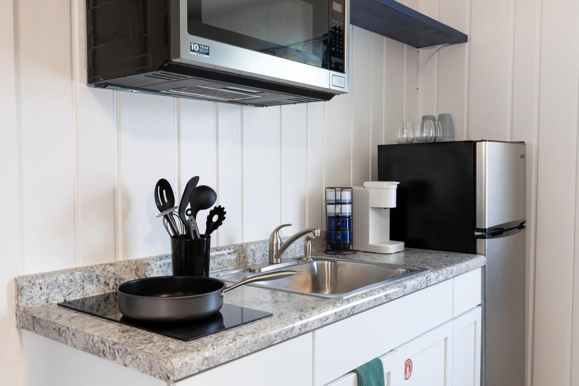 Anchor Bay Inn And Suites Sandusky Pokoj fotografie